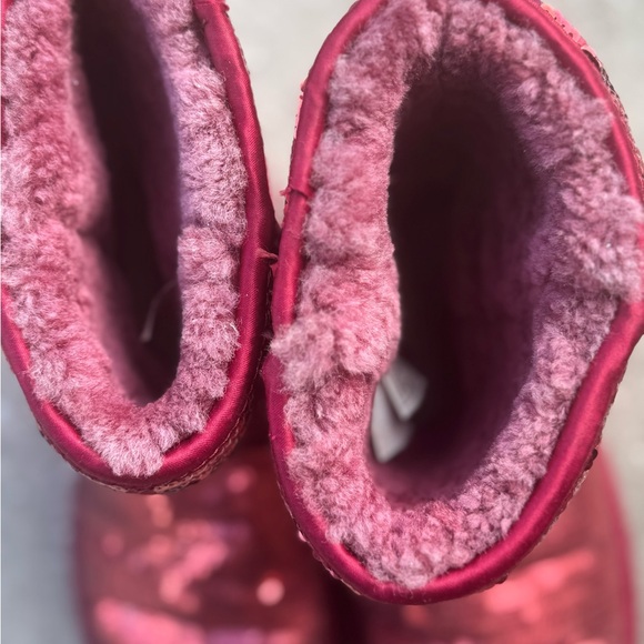 UGG Australia Sequin Sheepskin Boots Red - Picture 3 of 7